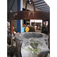 Casting ladle with planetary gear and feet for lifttrack, 2,5 t, teapot